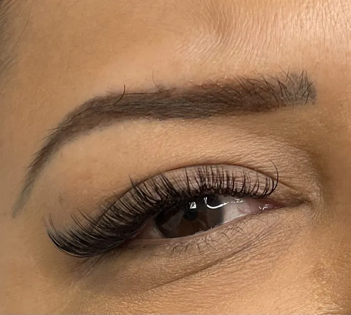 Eyelash extensions by Beautique Bar: soft wispy set
